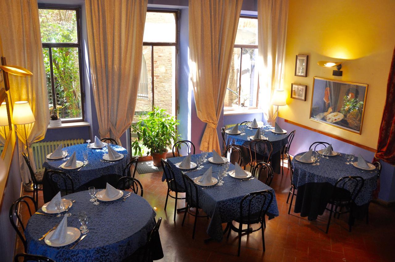 Il Cortegiano Hotel Urbino Zewnętrze zdjęcie